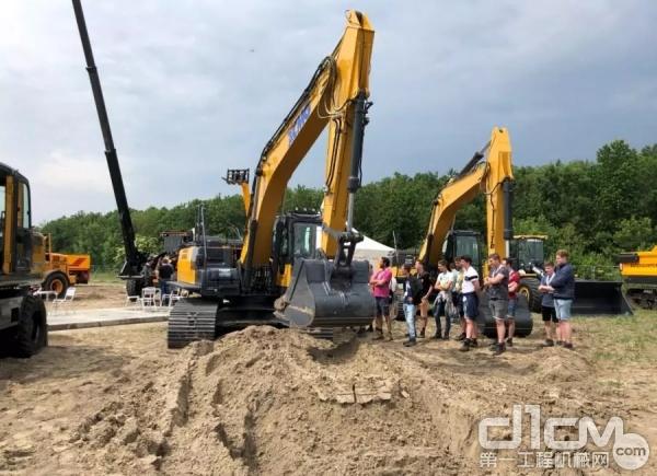 客戶對徐工產品產生了濃厚的興趣